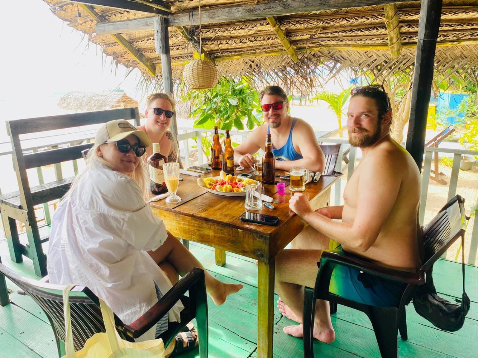 Sea Shine Guest House Hikkaduwa Buitenkant foto