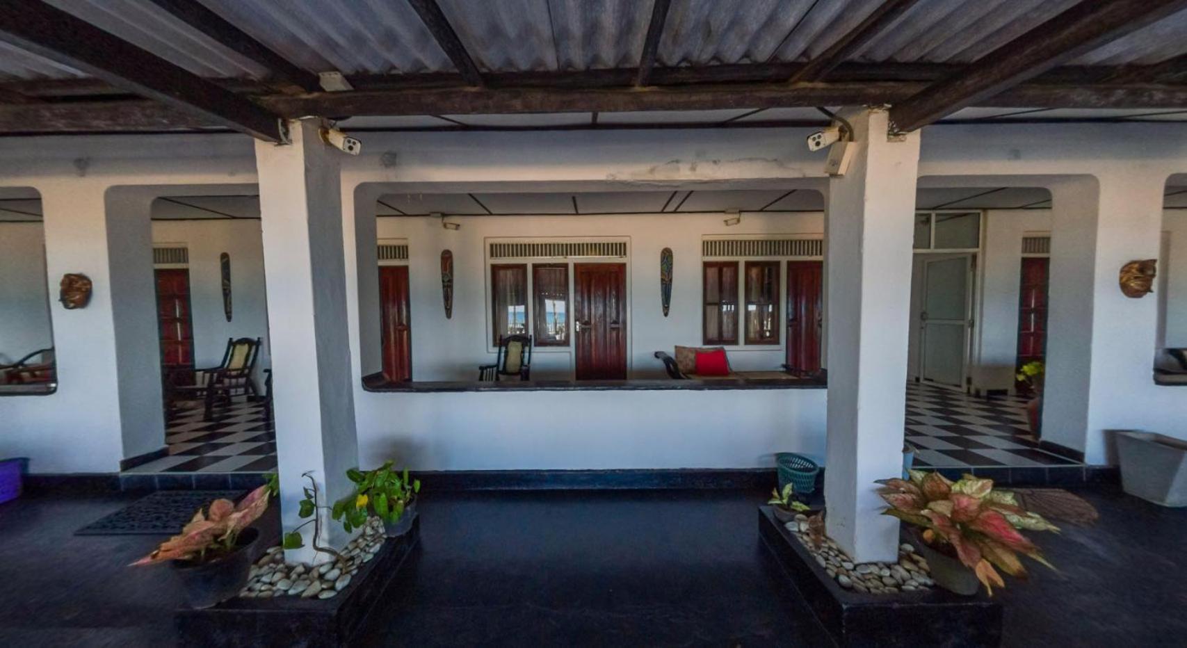 Sea Shine Guest House Hikkaduwa Buitenkant foto