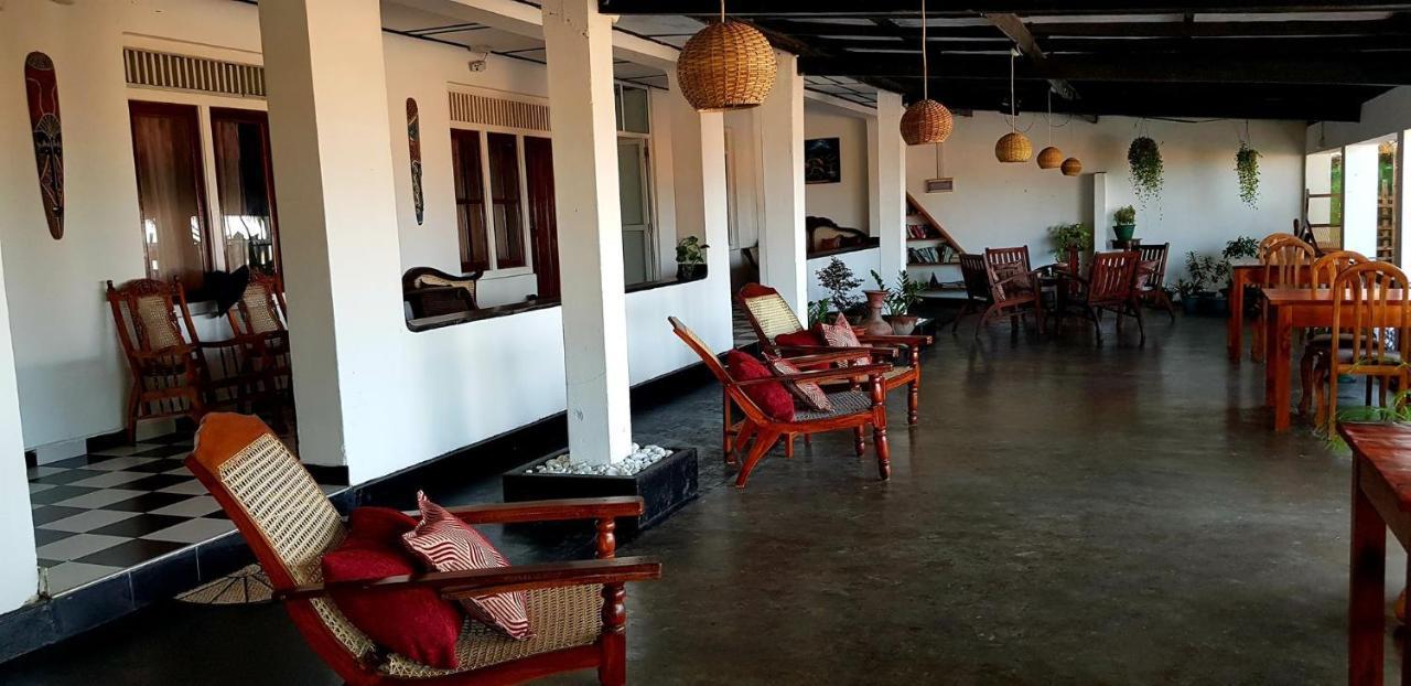 Sea Shine Guest House Hikkaduwa Buitenkant foto